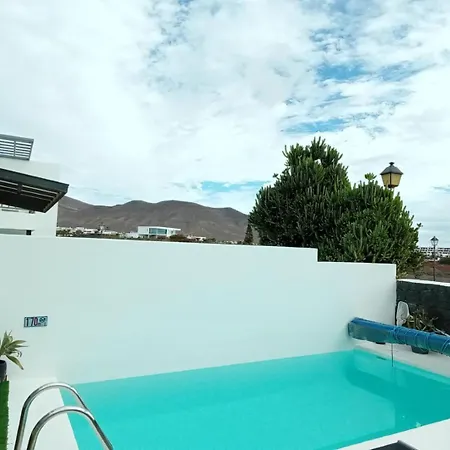 Erimar Met Verwarmd Zwembad